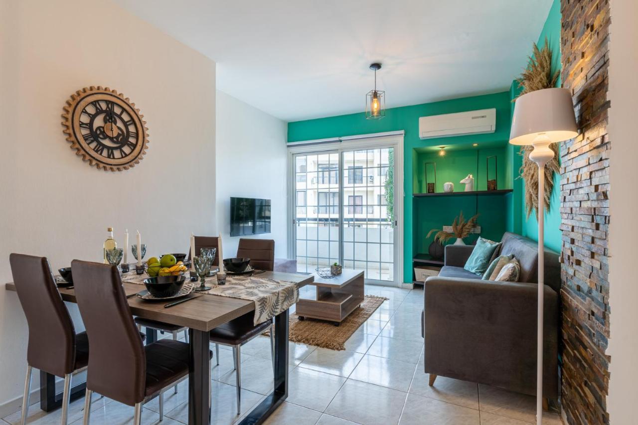 Araminta 2-Bedroom Apartment In Ларнака Екстериор снимка