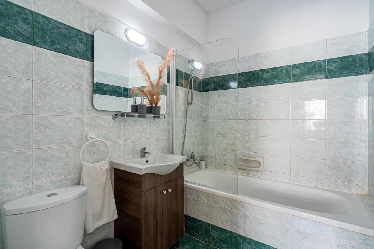 Araminta 2-Bedroom Apartment In Ларнака Екстериор снимка